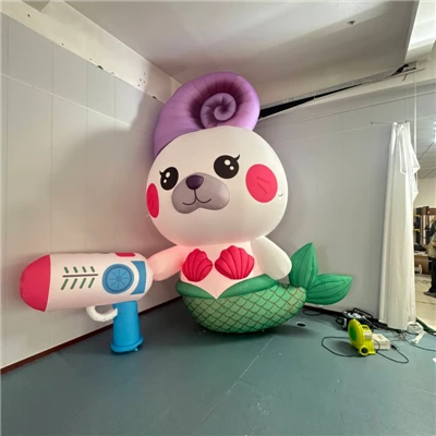 Gigantische schattige zeemeermin-zeemeermin-mascotte met schelphoed en waterpistool