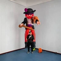 Opblaasbare piraatman met paradepop